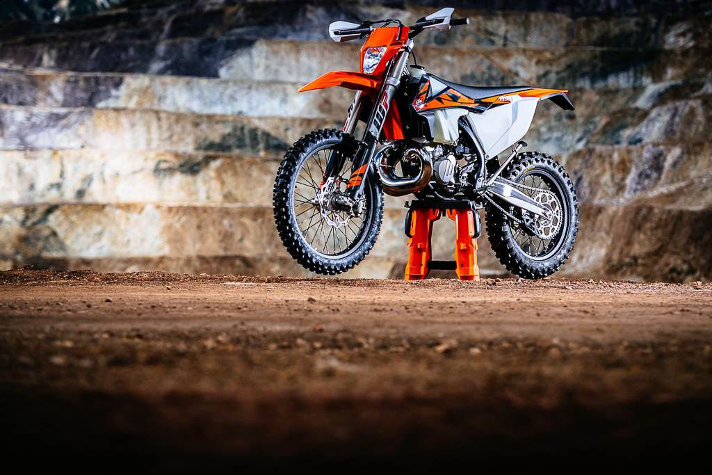 2018_KTM_fuel-injection_two-stroke_250_300_EXC_TPI_30 ...