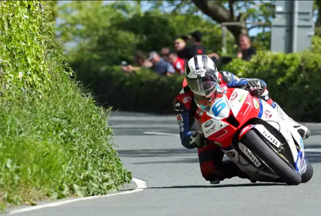 IOMTT: Michael Dunlop To Ride The Ducati Panigale V4 R - BikesRepublic.com