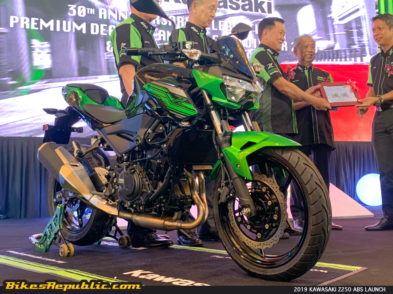 2019 Kawasaki Z250 ABS, Kawasaki Z400 SE ABS Launched ...