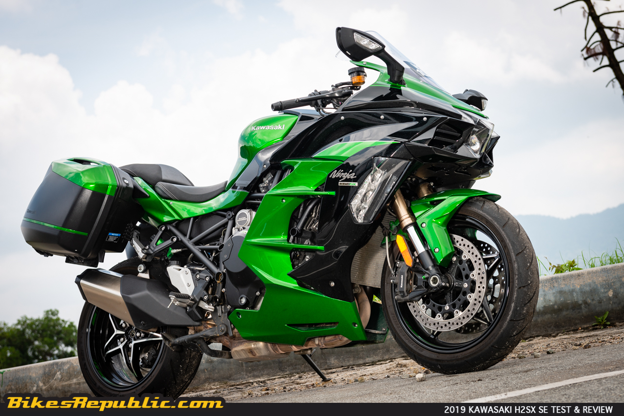 Formen Konkurrere hestekræfter Kawasaki Ninja H2 SX SE Test and Review, “Two-Wheeled Space and Time Warp  Machine” - Motorcycle news, Motorcycle reviews from Malaysia, Asia and the  world - BikesRepublic.com