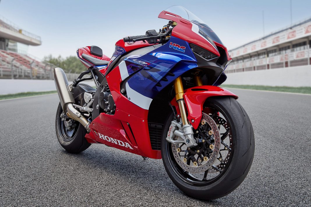 2020 Honda CBR1000RR-R Fireblade SP hits 299km/h in fourth gear ...