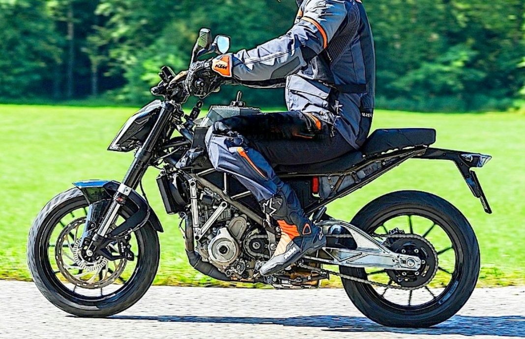 SPOTTED: New KTM Duke With Fresh Design Spied Testing - BikesRepublic.com