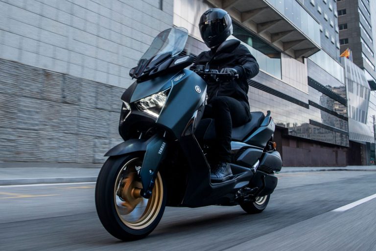 2023 Yamaha XMAX Launched - Gets The Tech Max Trim, TFT Display ...